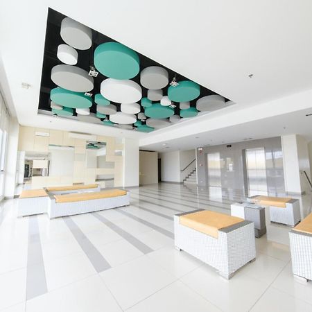 Go Hotels Lanang - Davao City Esterno foto