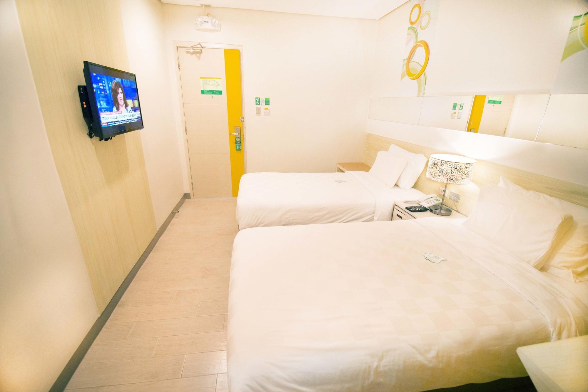 Go Hotels Lanang - Davao City Esterno foto