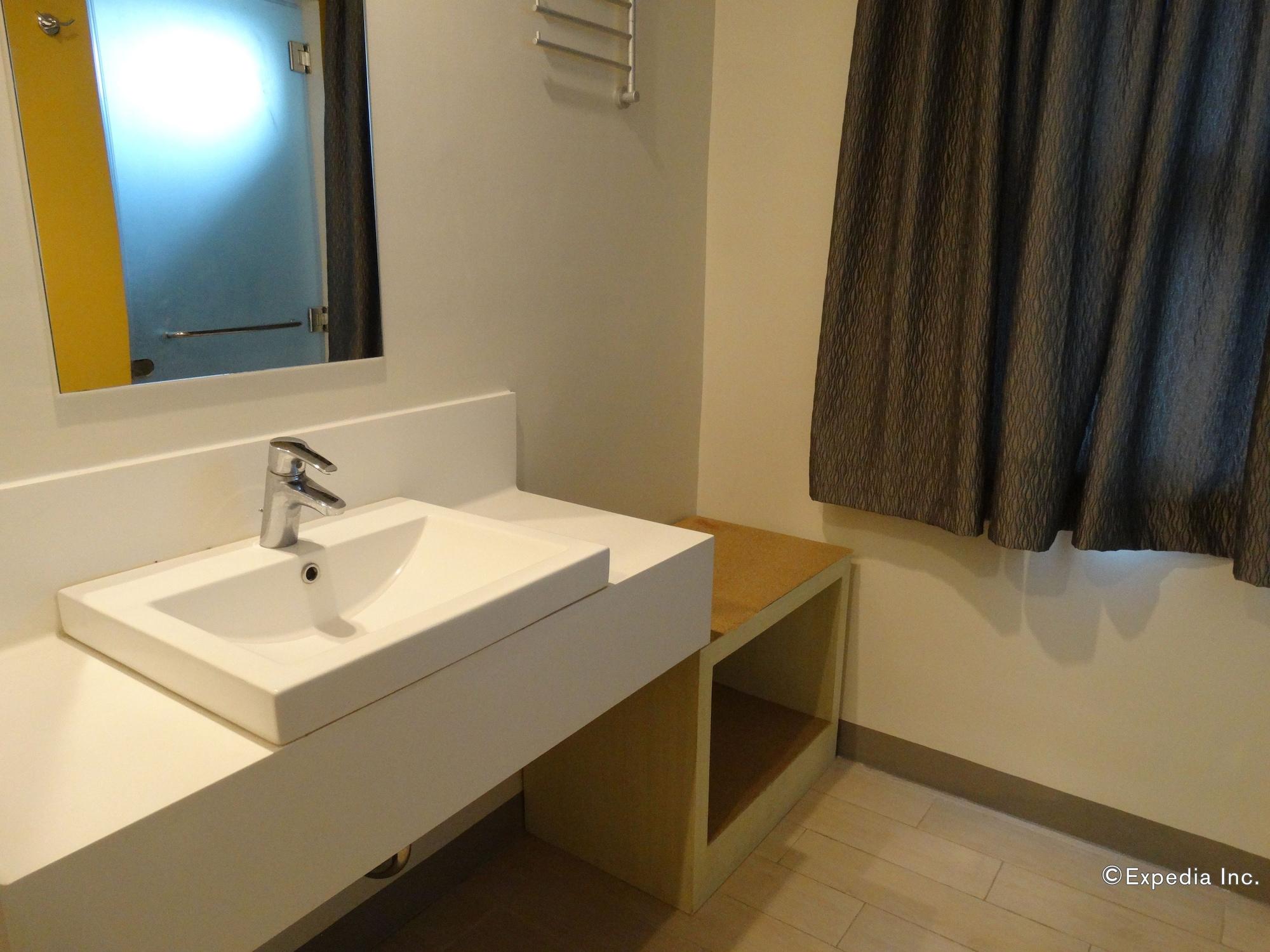 Go Hotels Lanang - Davao City Esterno foto
