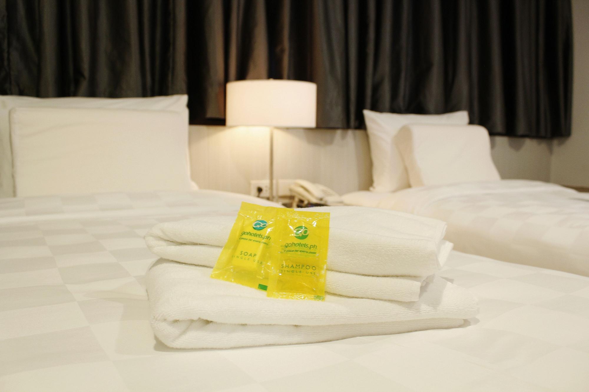 Go Hotels Lanang - Davao City Esterno foto