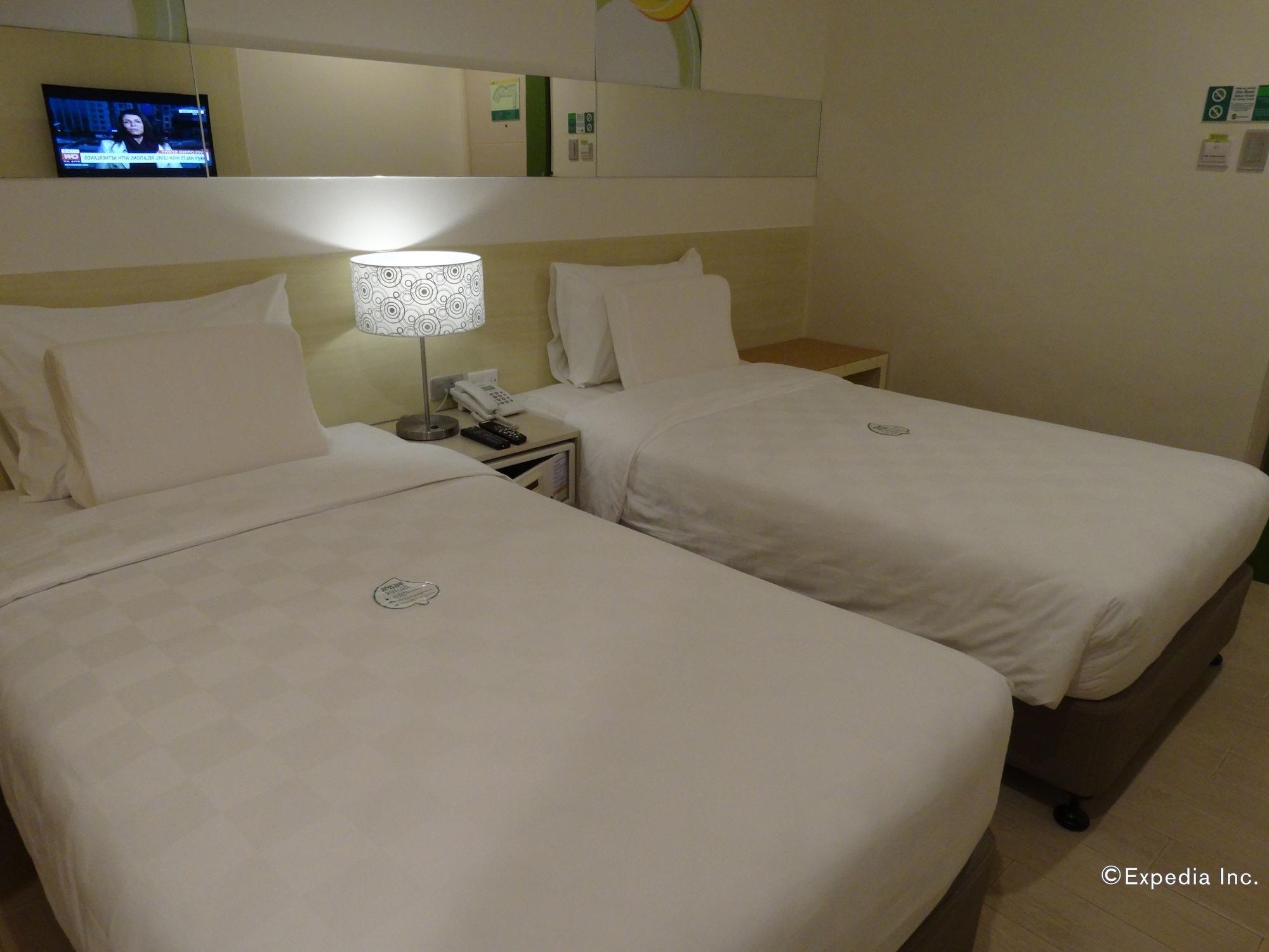 Go Hotels Lanang - Davao City Esterno foto