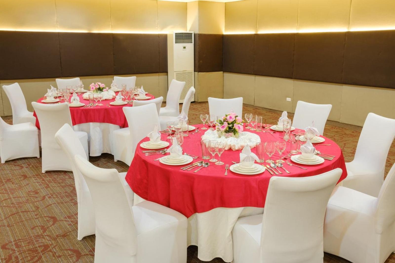 Go Hotels Lanang - Davao City Esterno foto