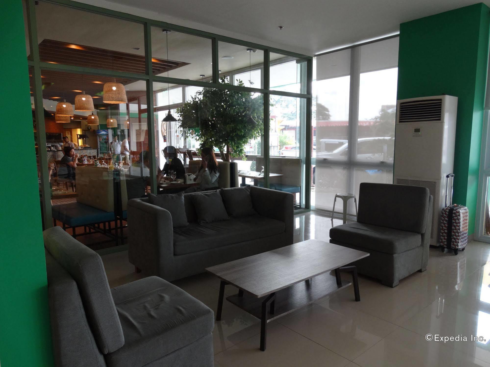 Go Hotels Lanang - Davao City Esterno foto